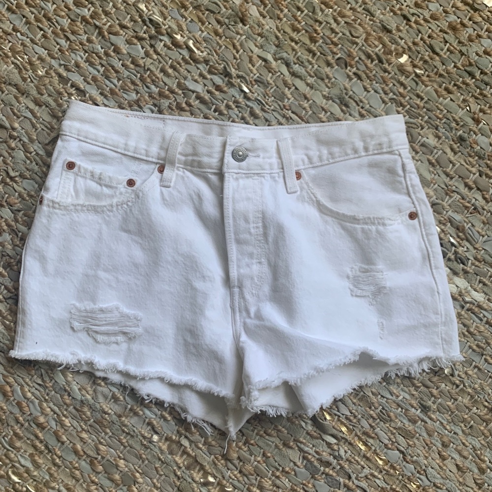 white Levi jean shorts
